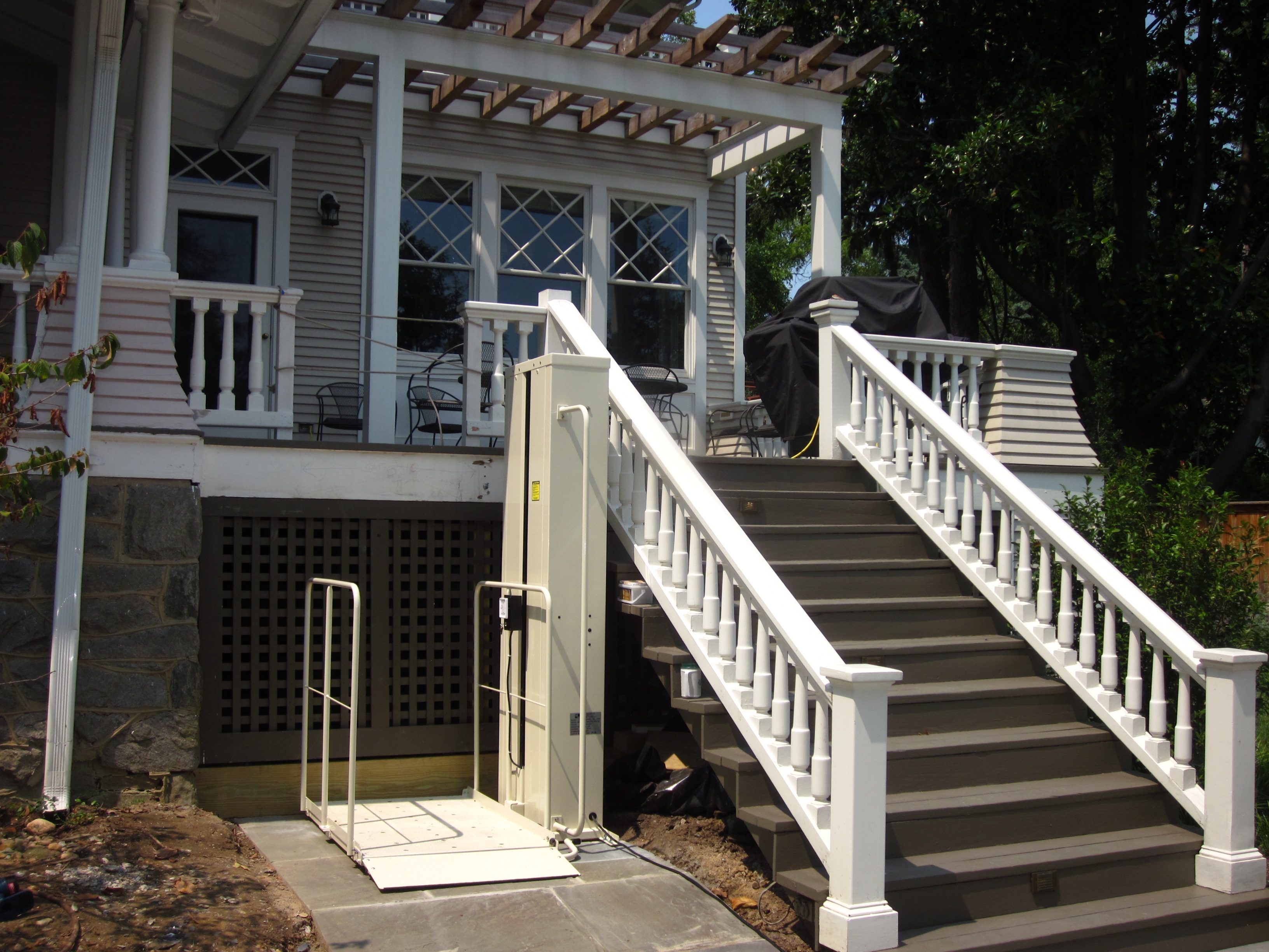 SAN FRANCISCO WHEELCHAIR MOBILE HOME VPL PORCH LIFT MACSLIFTGATE are Residential Vertical ...